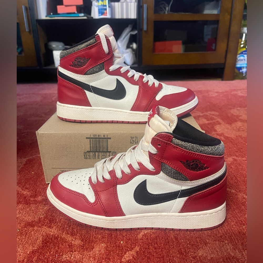 Air Jordan 1 Retro High OG GS 'Chicago Lost & Found'.
